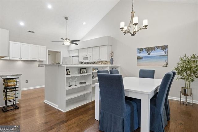 2132 Carefree Circle 10, Marietta, GA 30062