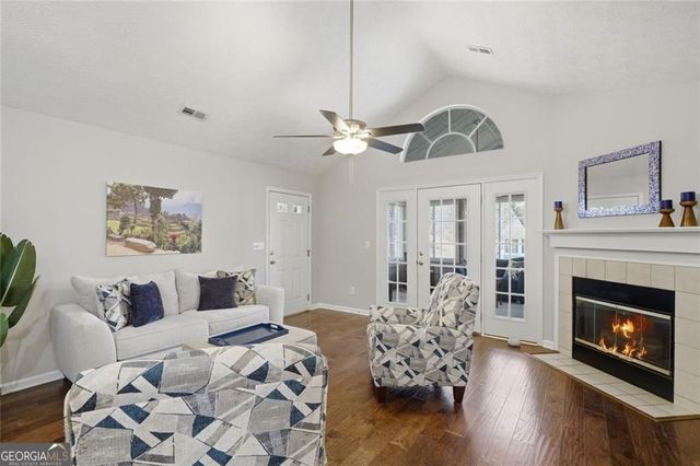 2132 Carefree Circle 10, Marietta, GA 30062