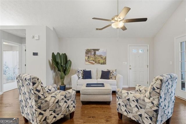 2132 Carefree Circle 10, Marietta, GA 30062