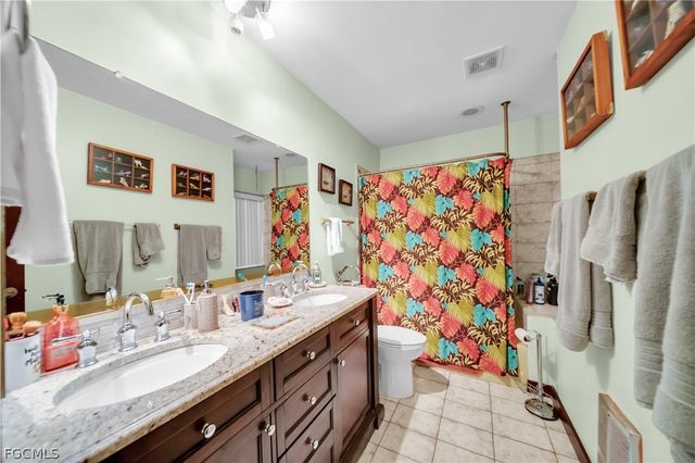 184 W Mariana AVE, North Fort Myers, FL 33903