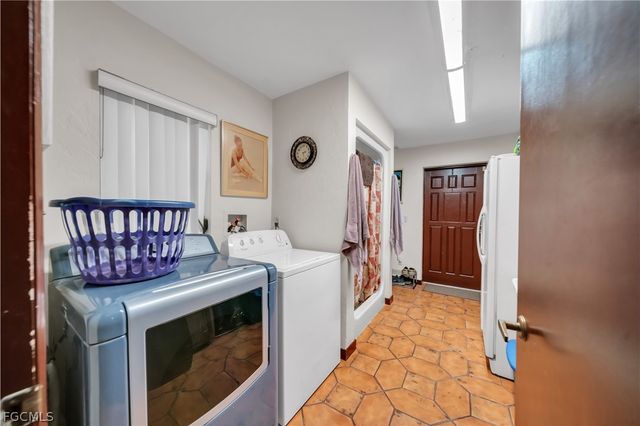 184 W Mariana AVE, North Fort Myers, FL 33903