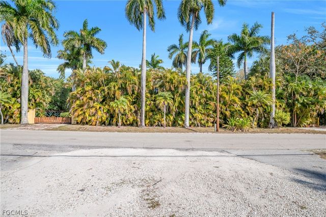 184 W Mariana AVE, North Fort Myers, FL 33903