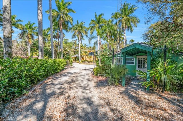 184 W Mariana AVE, North Fort Myers, FL 33903