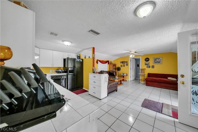 184 W Mariana AVE, North Fort Myers, FL 33903