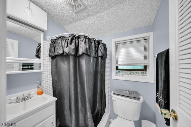 184 W Mariana AVE, North Fort Myers, FL 33903