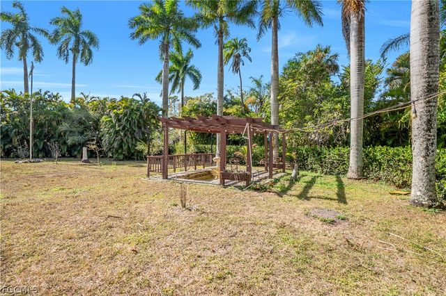 184 W Mariana AVE, North Fort Myers, FL 33903