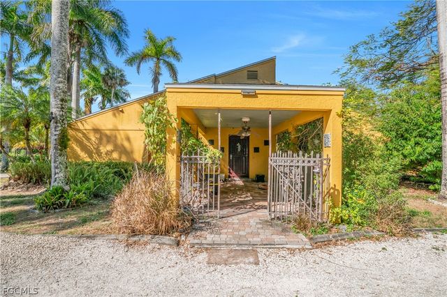 184 W Mariana AVE, North Fort Myers, FL 33903