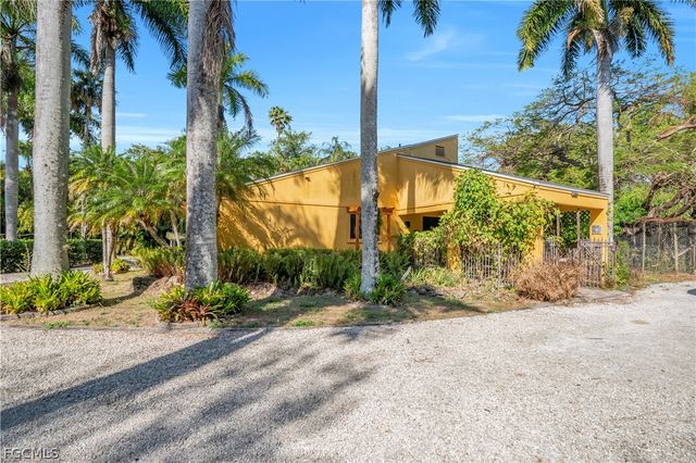 184 W Mariana AVE, North Fort Myers, FL 33903