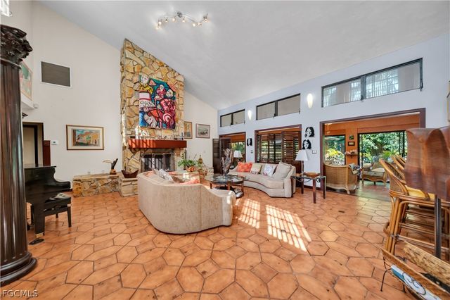 184 W Mariana AVE, North Fort Myers, FL 33903