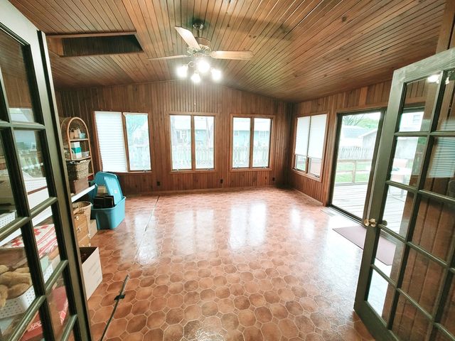 14 Lakedale Drive, Salem, IL 62881