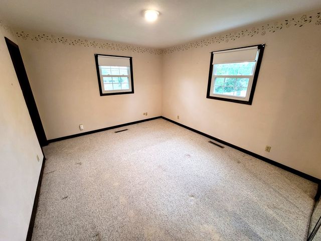 14 Lakedale Drive, Salem, IL 62881