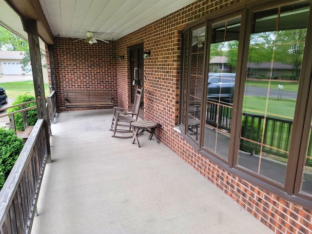 14 Lakedale Drive, Salem, IL 62881