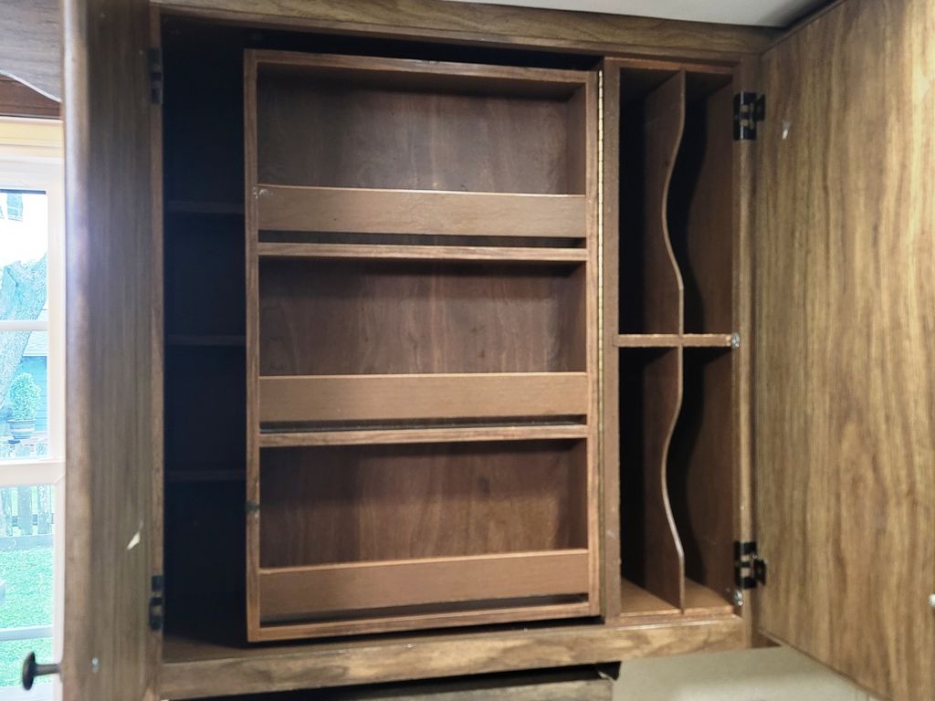 Image 17 of property listing at 14 Lakedale Drive, Salem, IL 62881