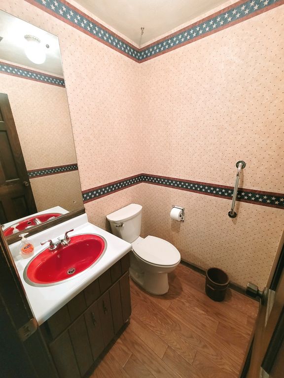 Image 24 of property listing at 14 Lakedale Drive, Salem, IL 62881