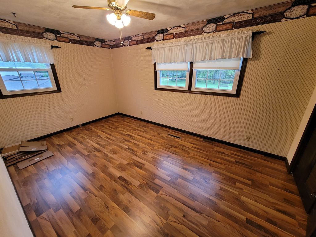 Image 28 of property listing at 14 Lakedale Drive, Salem, IL 62881