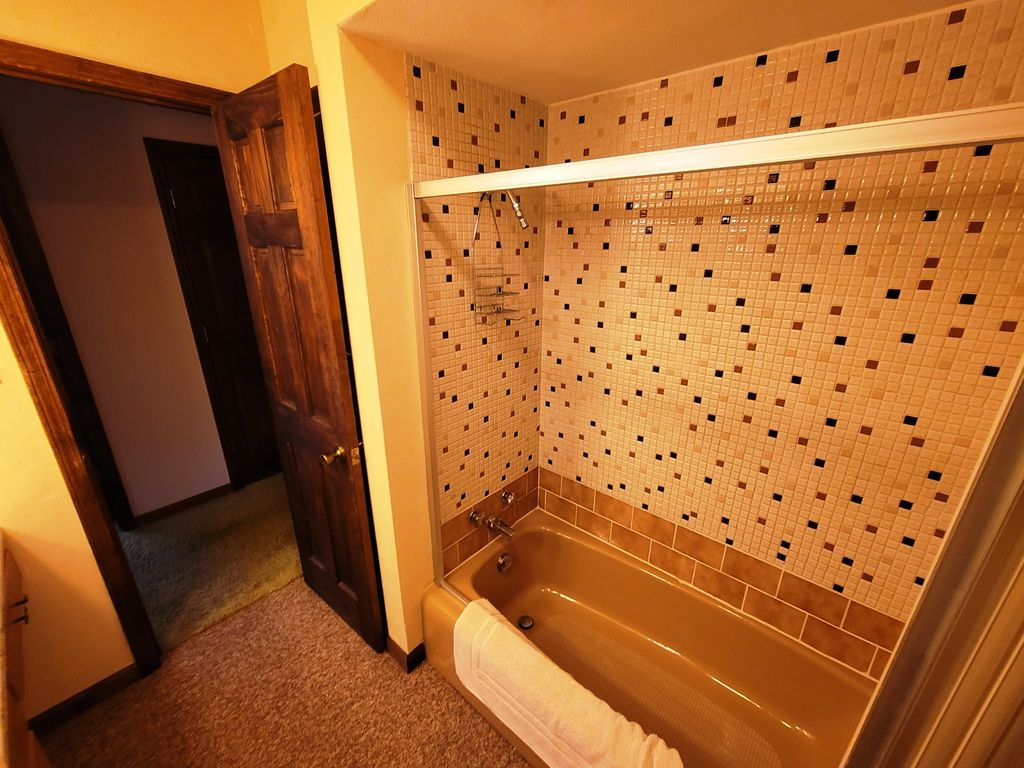 Image 35 of property listing at 14 Lakedale Drive, Salem, IL 62881