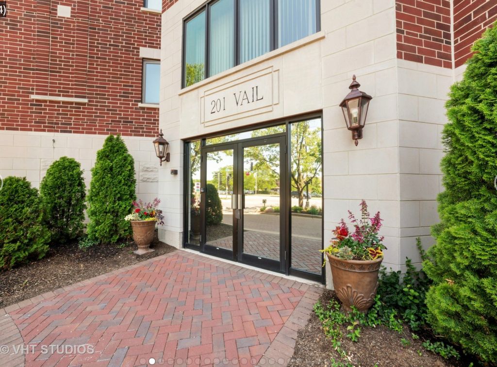 201 N Vail Avenue 701, Arlington Heights, IL 60004 — exterior
