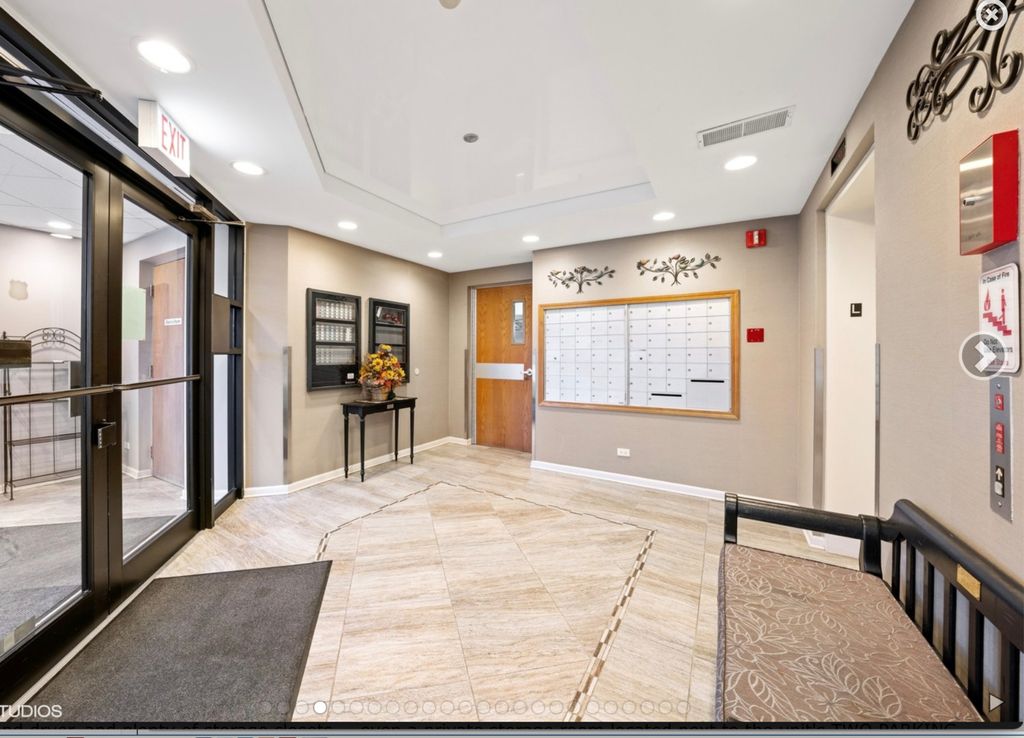 201 N Vail Avenue 701, Arlington Heights, IL 60004 — photo 2
