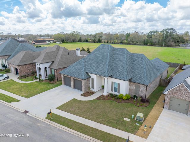 106 Carriage Lakes Drive, Youngsville, LA 70592