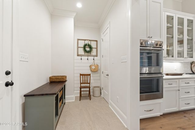 106 Carriage Lakes Drive, Youngsville, LA 70592