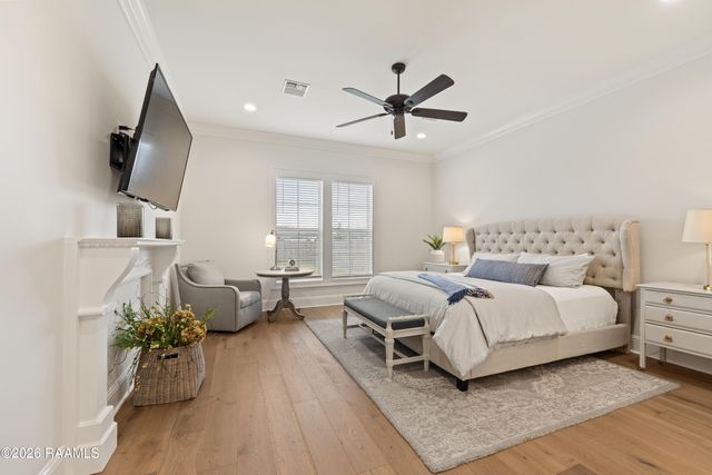 106 Carriage Lakes Drive, Youngsville, LA 70592