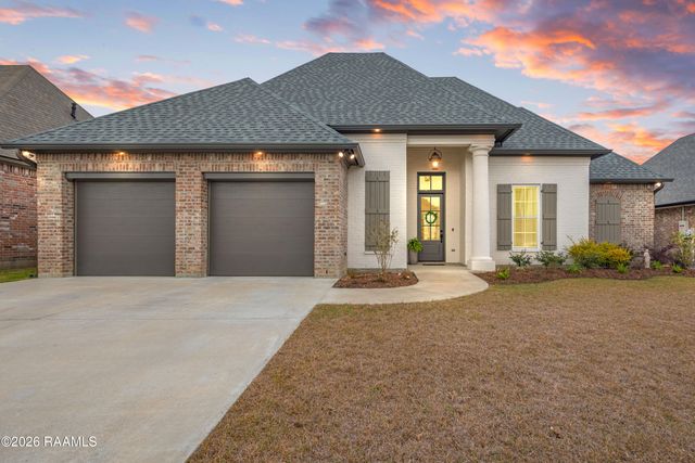 106 Carriage Lakes Drive, Youngsville, LA 70592