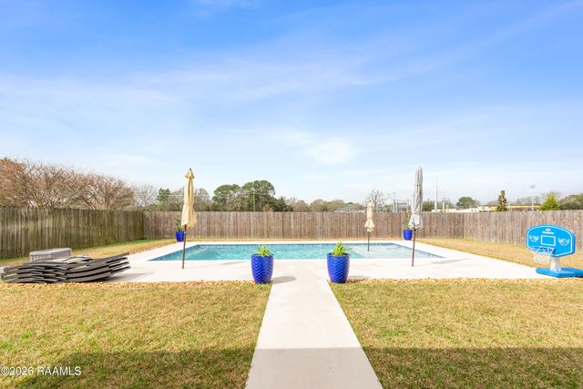 106 Carriage Lakes Drive, Youngsville, LA 70592