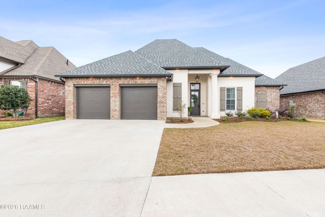 106 Carriage Lakes Drive, Youngsville, LA 70592
