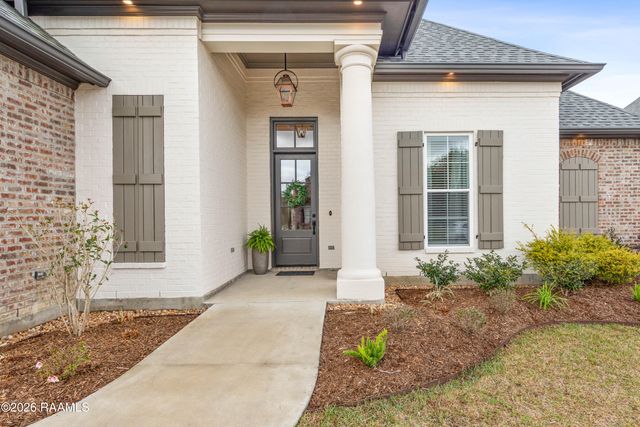 106 Carriage Lakes Drive, Youngsville, LA 70592