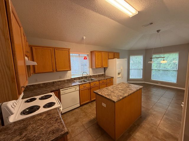 6105 Comfort Drive, Fort Worth, TX 76132
