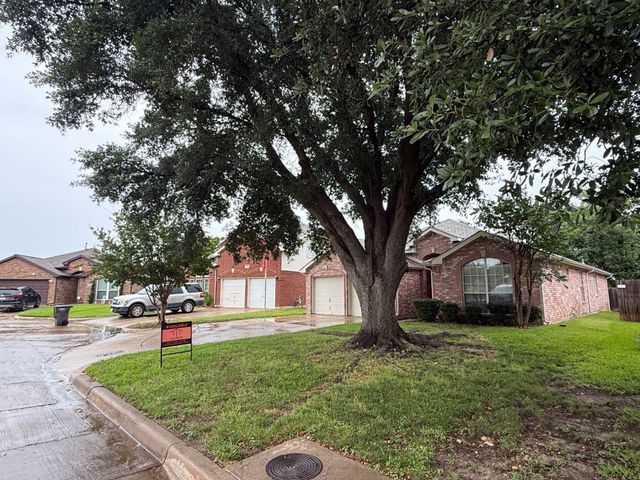 6105 Comfort Drive, Fort Worth, TX 76132