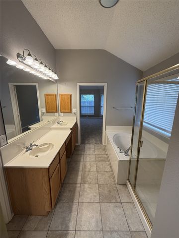 6105 Comfort Drive, Fort Worth, TX 76132