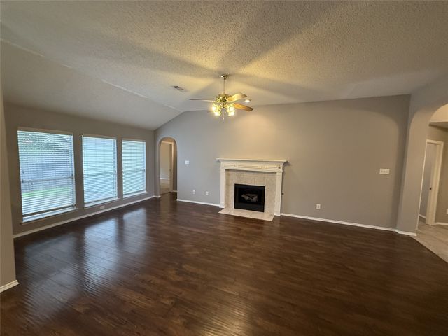 6105 Comfort Drive, Fort Worth, TX 76132