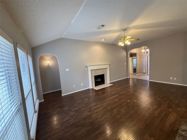 6105 Comfort Drive, Fort Worth, TX 76132