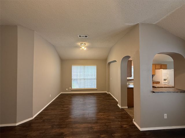 6105 Comfort Drive, Fort Worth, TX 76132