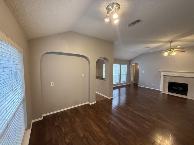 6105 Comfort Drive, Fort Worth, TX 76132
