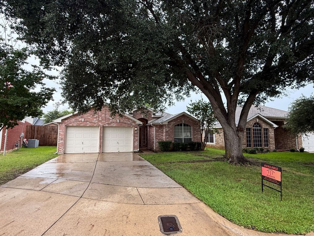 6105 Comfort Drive, Fort Worth, TX 76132