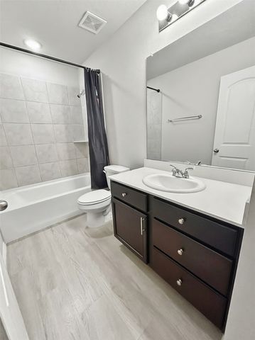 2304 Greystone Drive, Denton, TX 76207