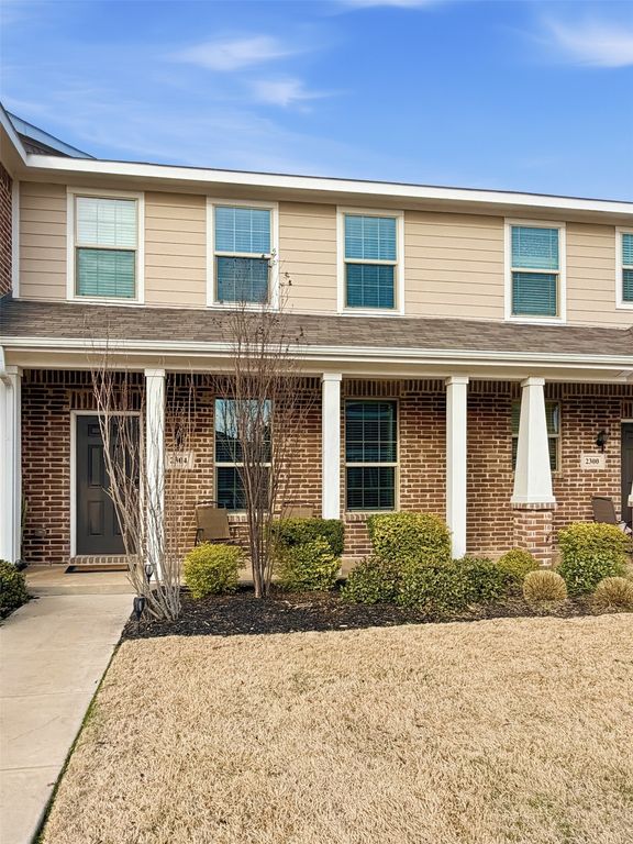 2304 Greystone Drive, Denton, TX 76207