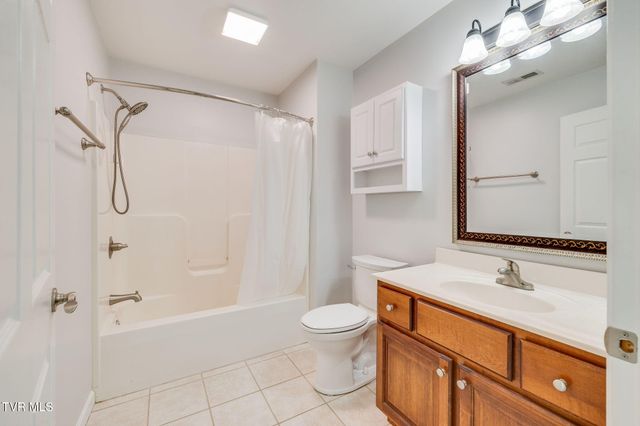 1709 Cherokee Road 304, Johnson City, TN 37604