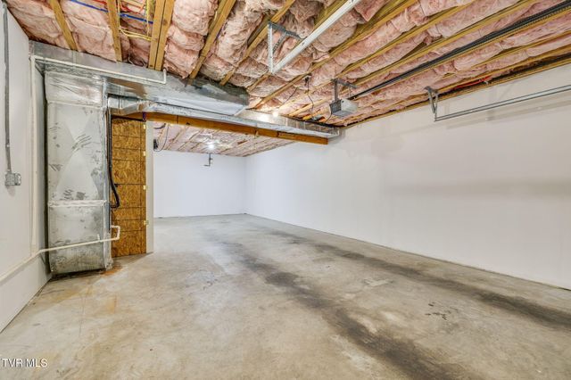 1709 Cherokee Road 304, Johnson City, TN 37604