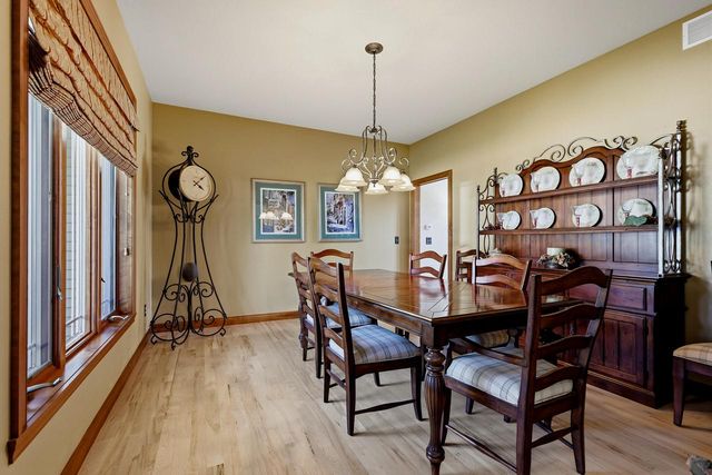 1606 S Carver LANE, Appleton, WI 54914