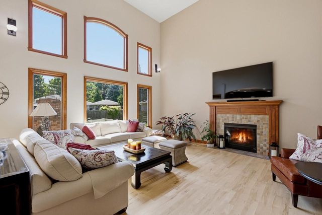 1606 S Carver LANE, Appleton, WI 54914