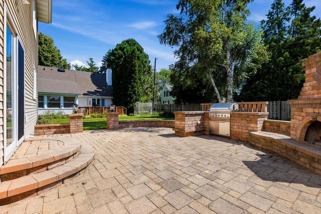 1606 S Carver LANE, Appleton, WI 54914