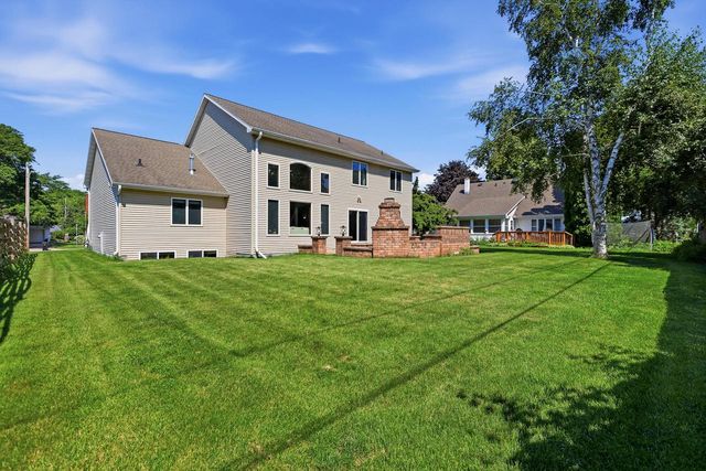1606 S Carver LANE, Appleton, WI 54914