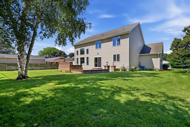 1606 S Carver LANE, Appleton, WI 54914