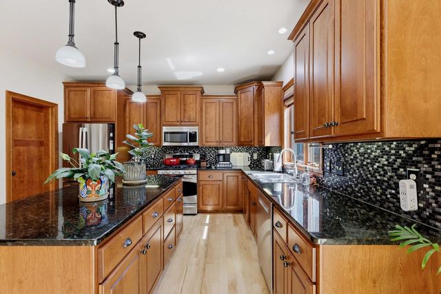 1606 S Carver LANE, Appleton, WI 54914