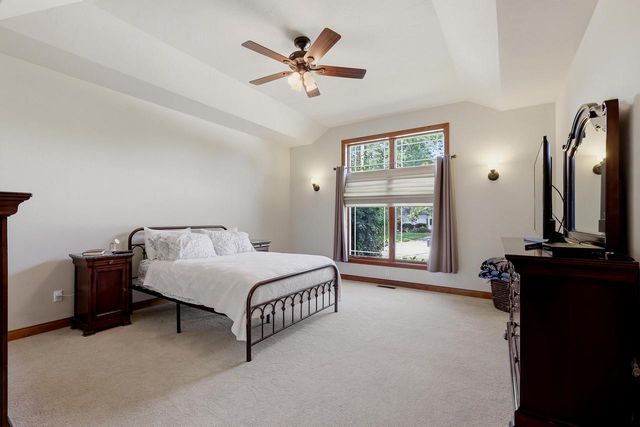1606 S Carver LANE, Appleton, WI 54914