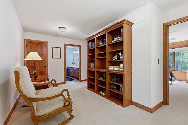1606 S Carver LANE, Appleton, WI 54914