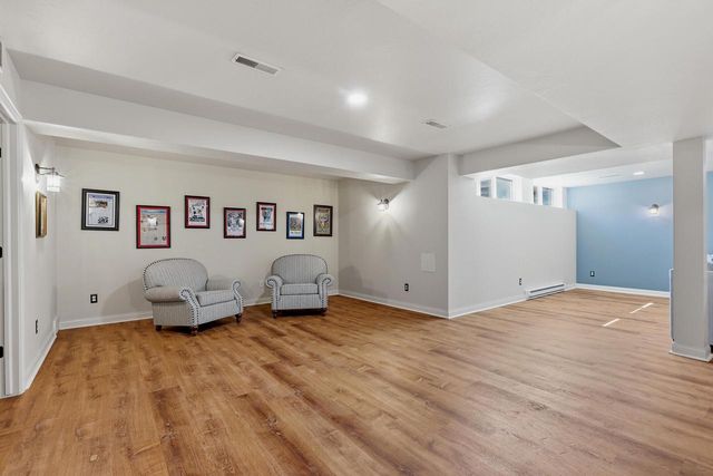 1606 S Carver LANE, Appleton, WI 54914